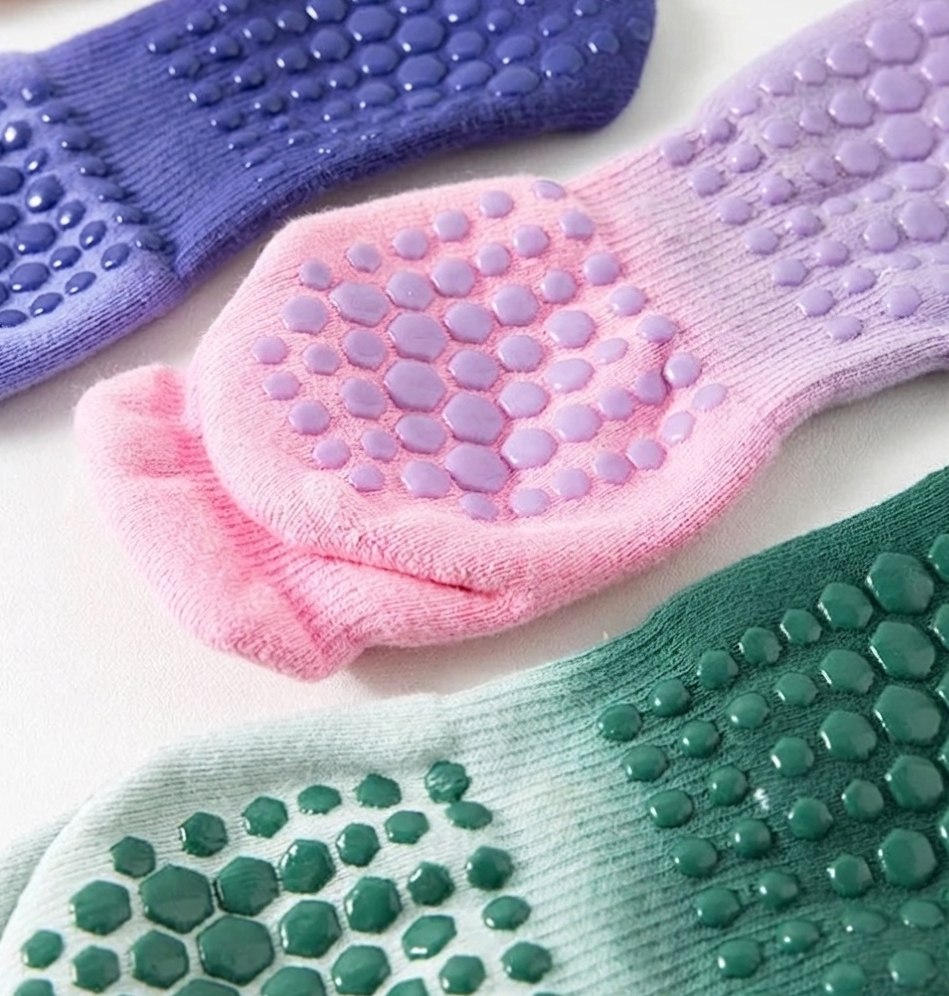 Rise™ GripFit Dip-Dye Pilates Socks